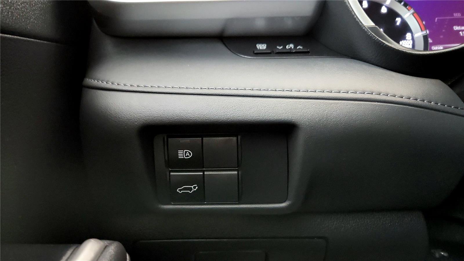 Used 2020 Toyota Highlander XLE image 35