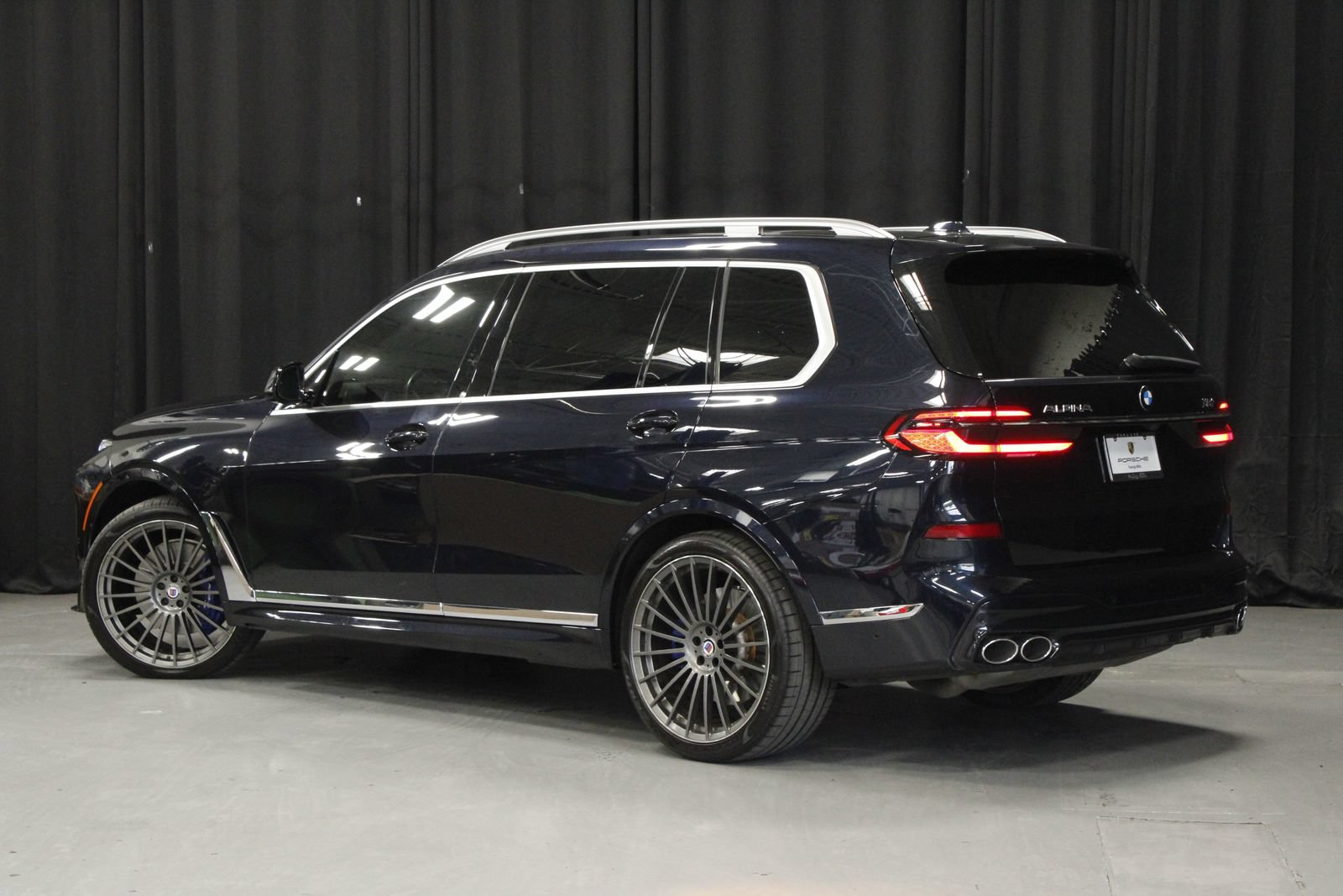 Used 2024 BMW ALPINA XB7 AWD/4WD image 3