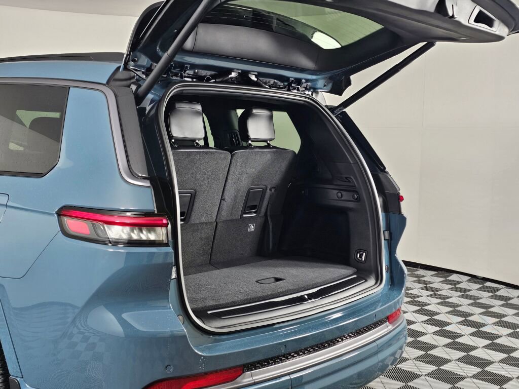 New 2026 Jeep Grand Cherokee L Limited image 14