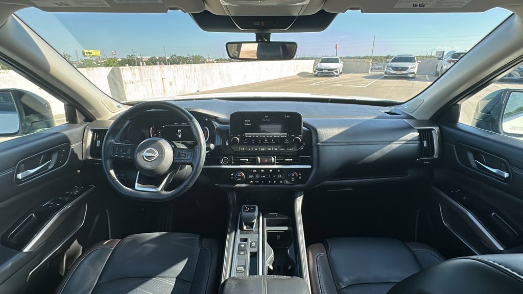 Used 2024 Nissan Pathfinder Platinum FWD image 24