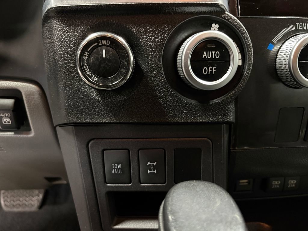 Used 2020 Toyota Sequoia Limited image 28