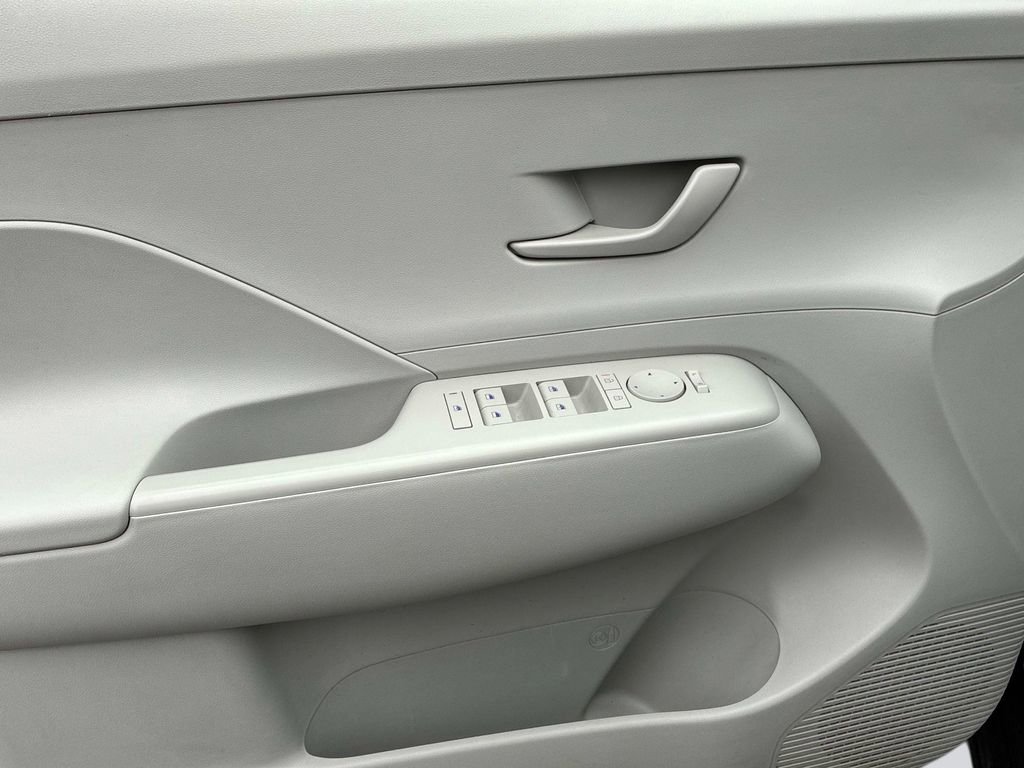 Used 2024 Hyundai Kona SEL w/ Convenience Package image 21