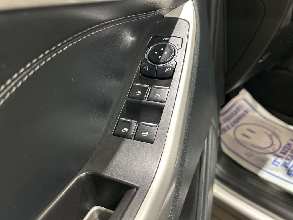 Used 2023 Ford Explorer XLT AWD/4WD image 20