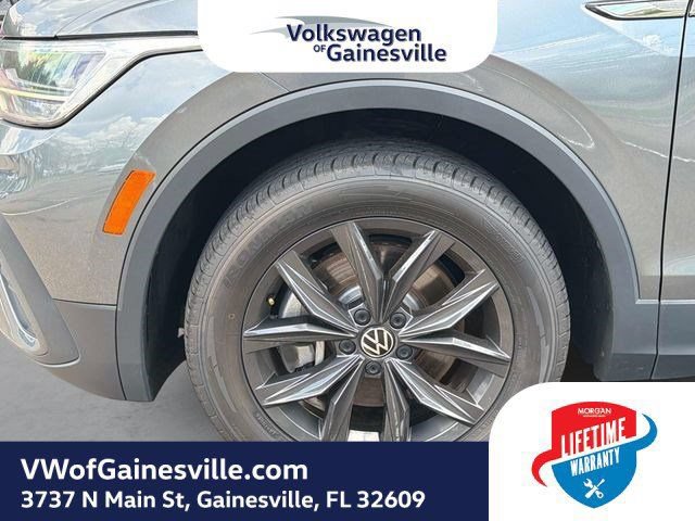 Used 2024 Volkswagen Tiguan SE AWD/4WD image 13