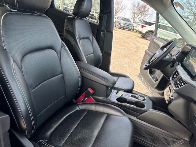 Certified 2023 Ford Escape Platinum AWD/4WD image 34