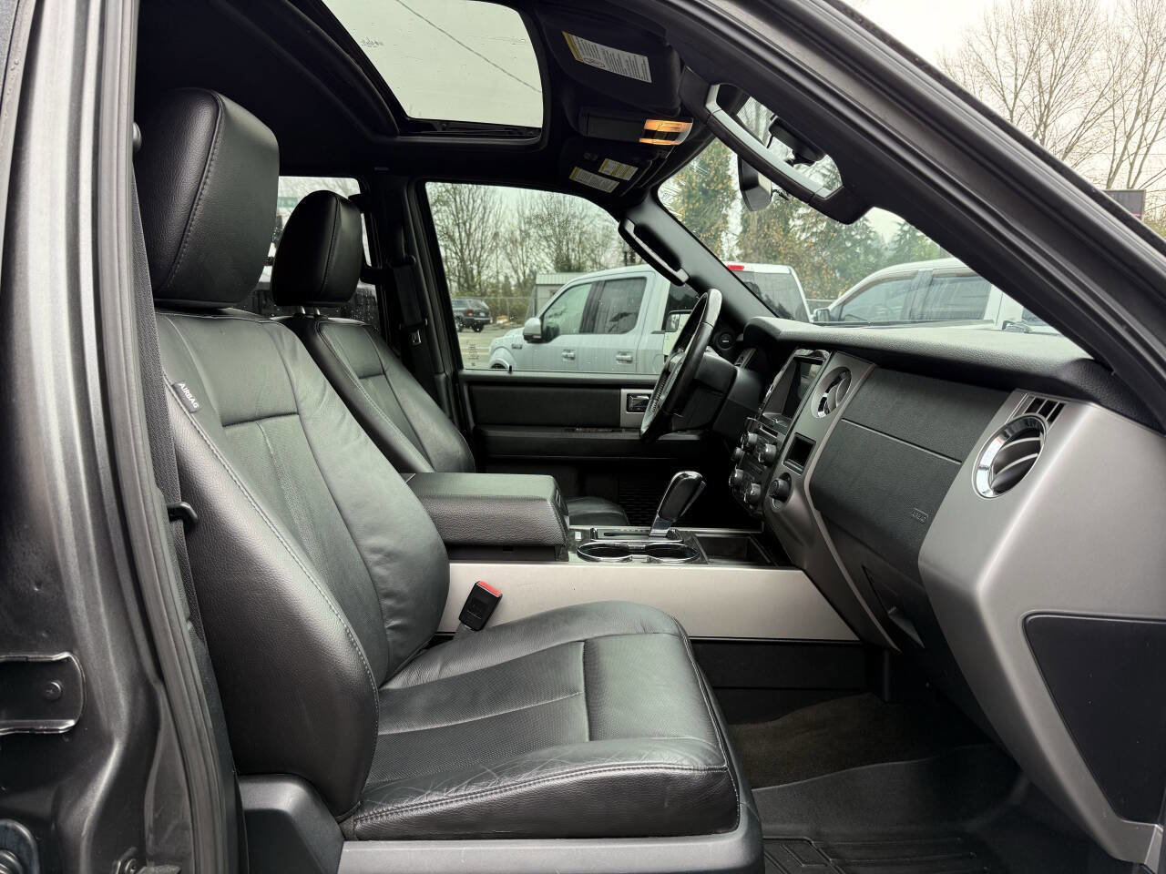 Used 2016 Ford Expedition Limited w/ Equipment Group 301A image 27