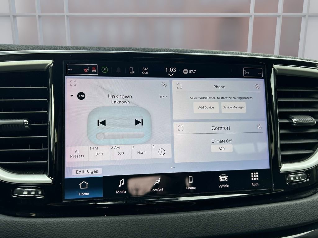 Used 2024 Chrysler Pacifica Touring-L image 29