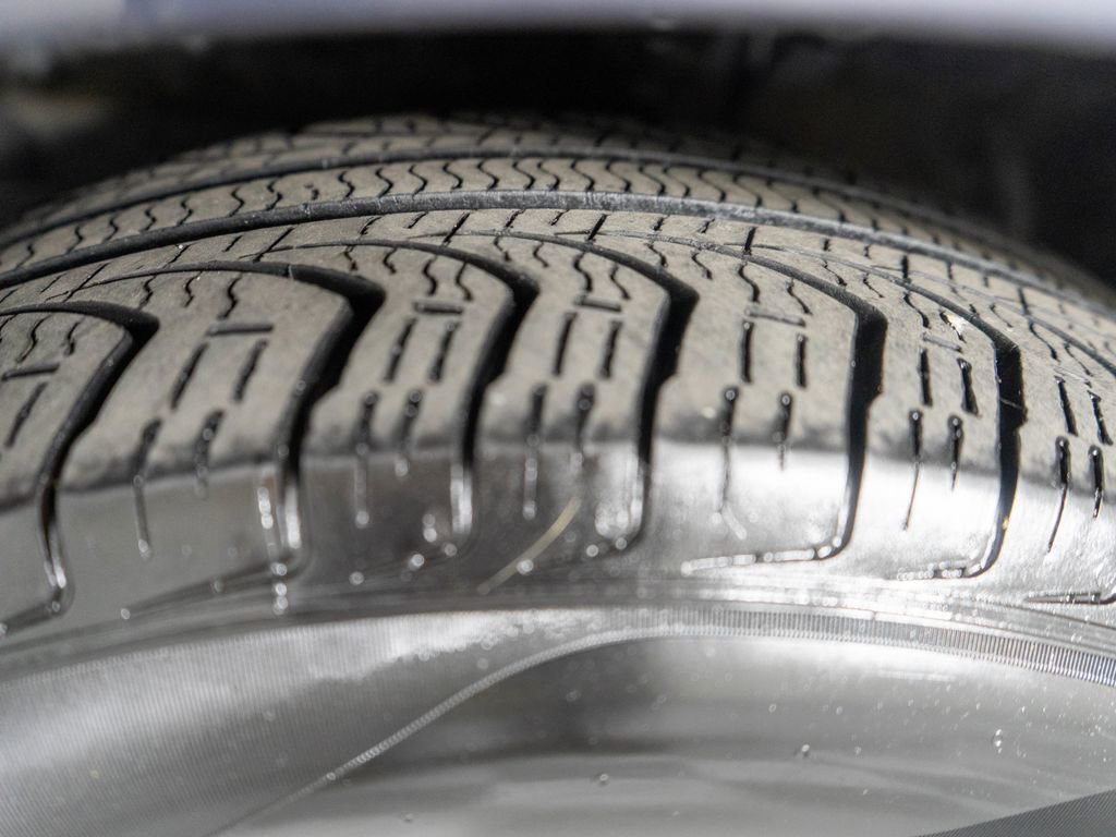 Used 2015 Toyota Prius Four image 23