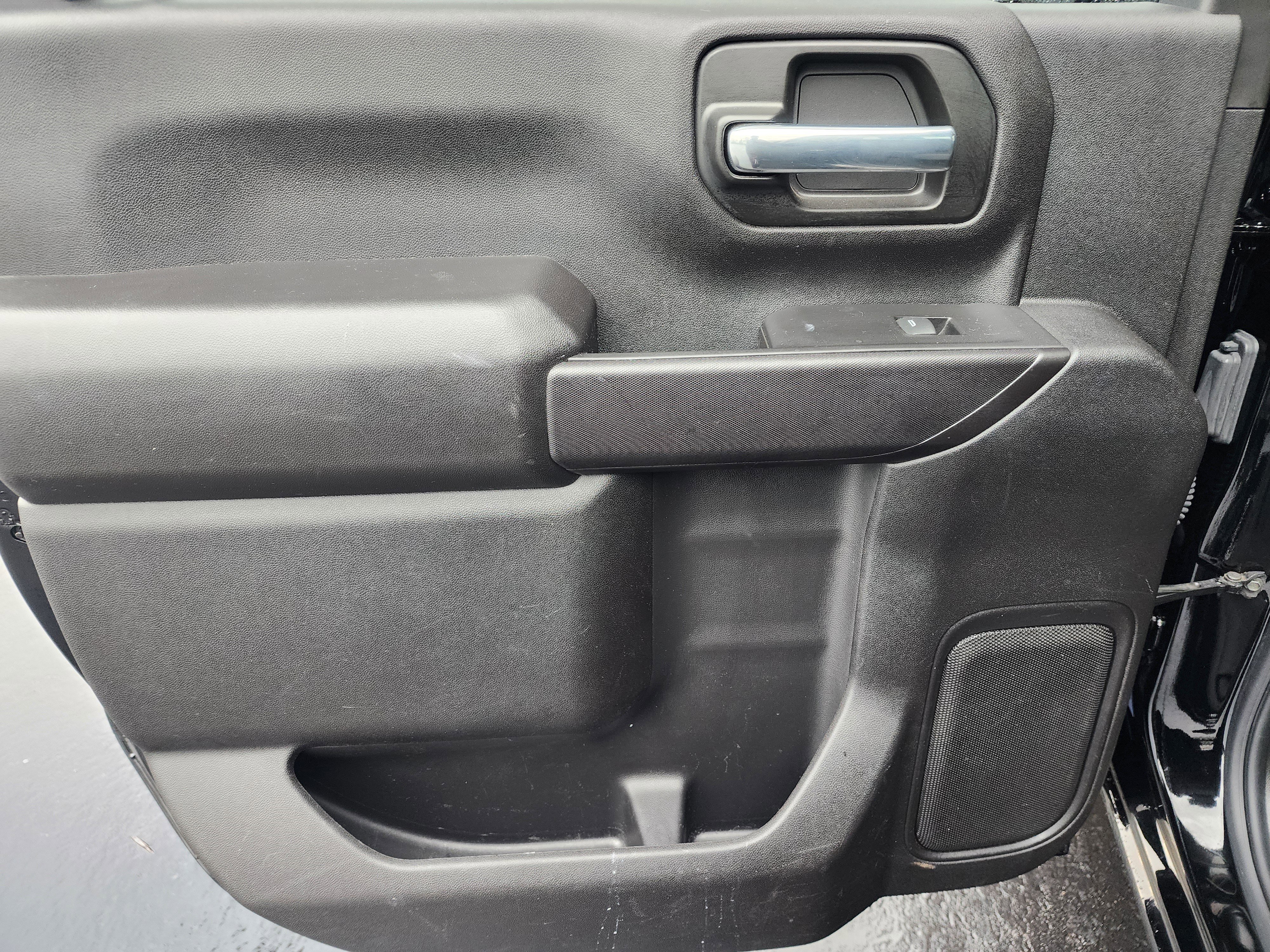 Used 2025 Chevrolet Silverado 2500 Custom w/ Custom Convenience Package image 18