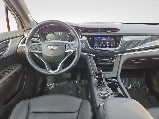 Used 2024 Cadillac XT6 Premium Luxury AWD/4WD image 10