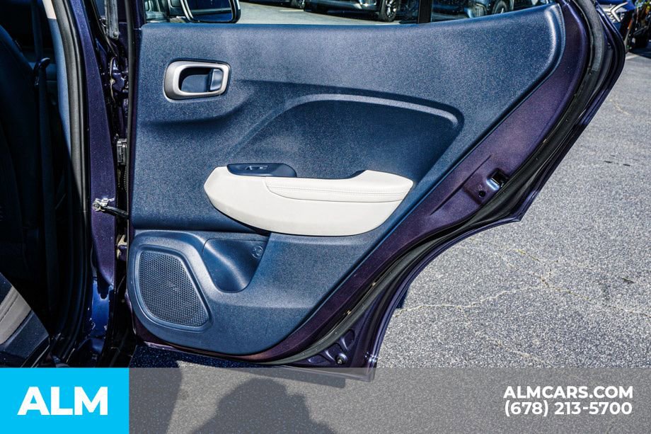 Used 2024 Hyundai Venue Limited image 54