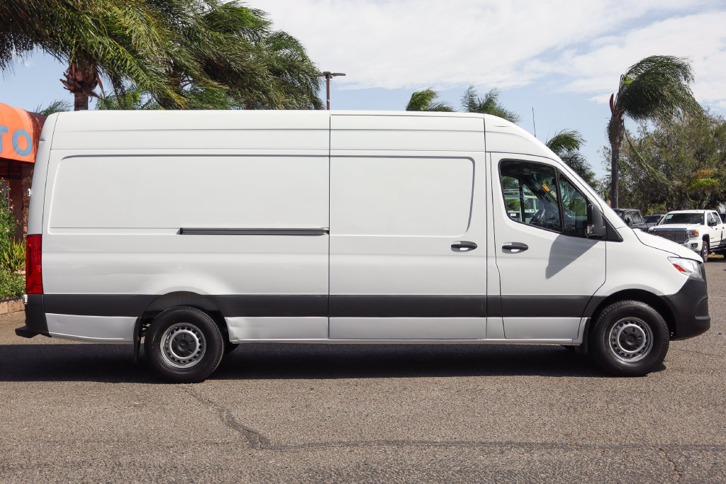 Used 2023 Mercedes-Benz Sprinter 2500 image 8