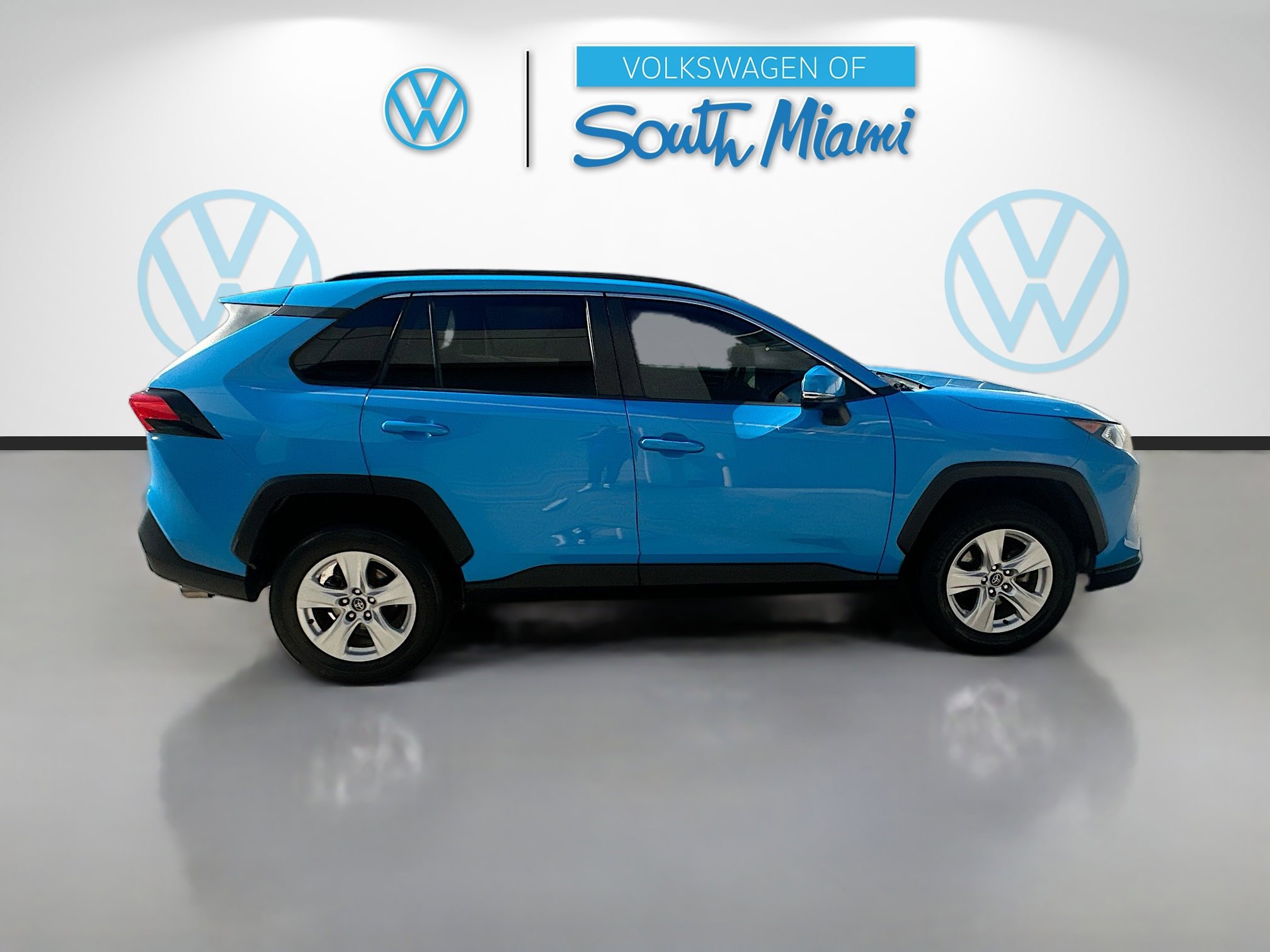 Used 2020 Toyota RAV4 XLE image 8