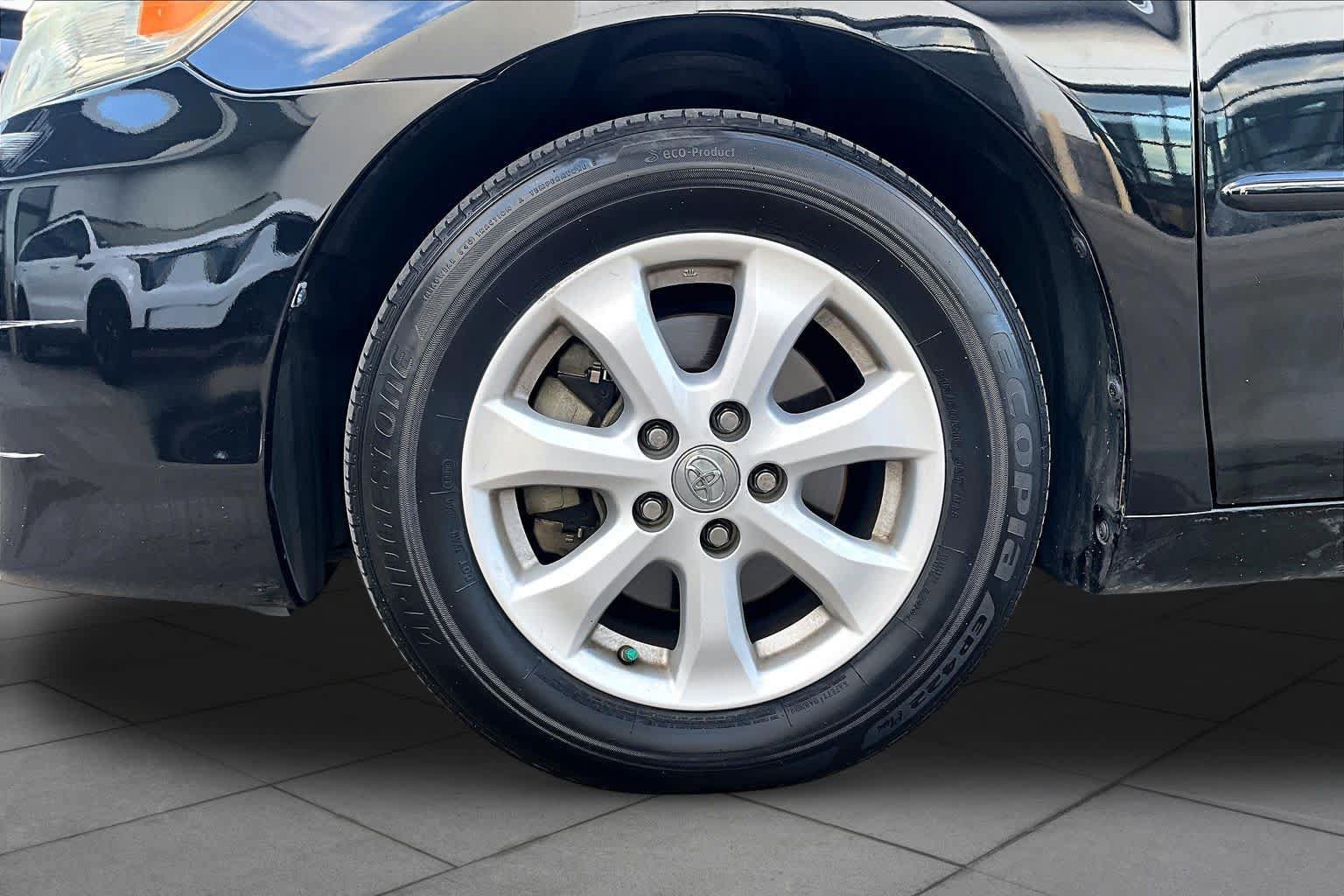 Used 2011 Toyota Camry LE w/ LE Extra-Value Pkg FWD image 10