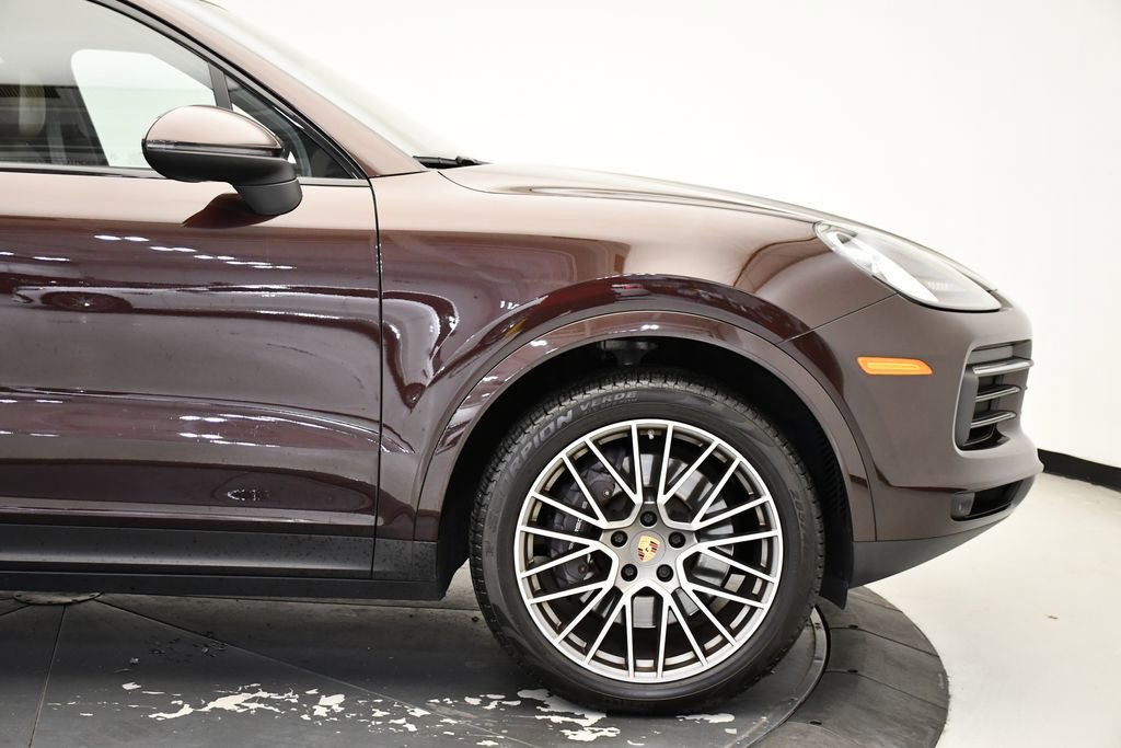 Used 2023 Porsche Cayenne Platinum Edition image 16