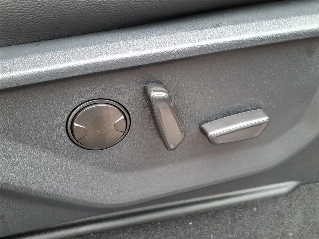 New 2026 Ford F350 Lariat w/ Black Appearance Package image 16