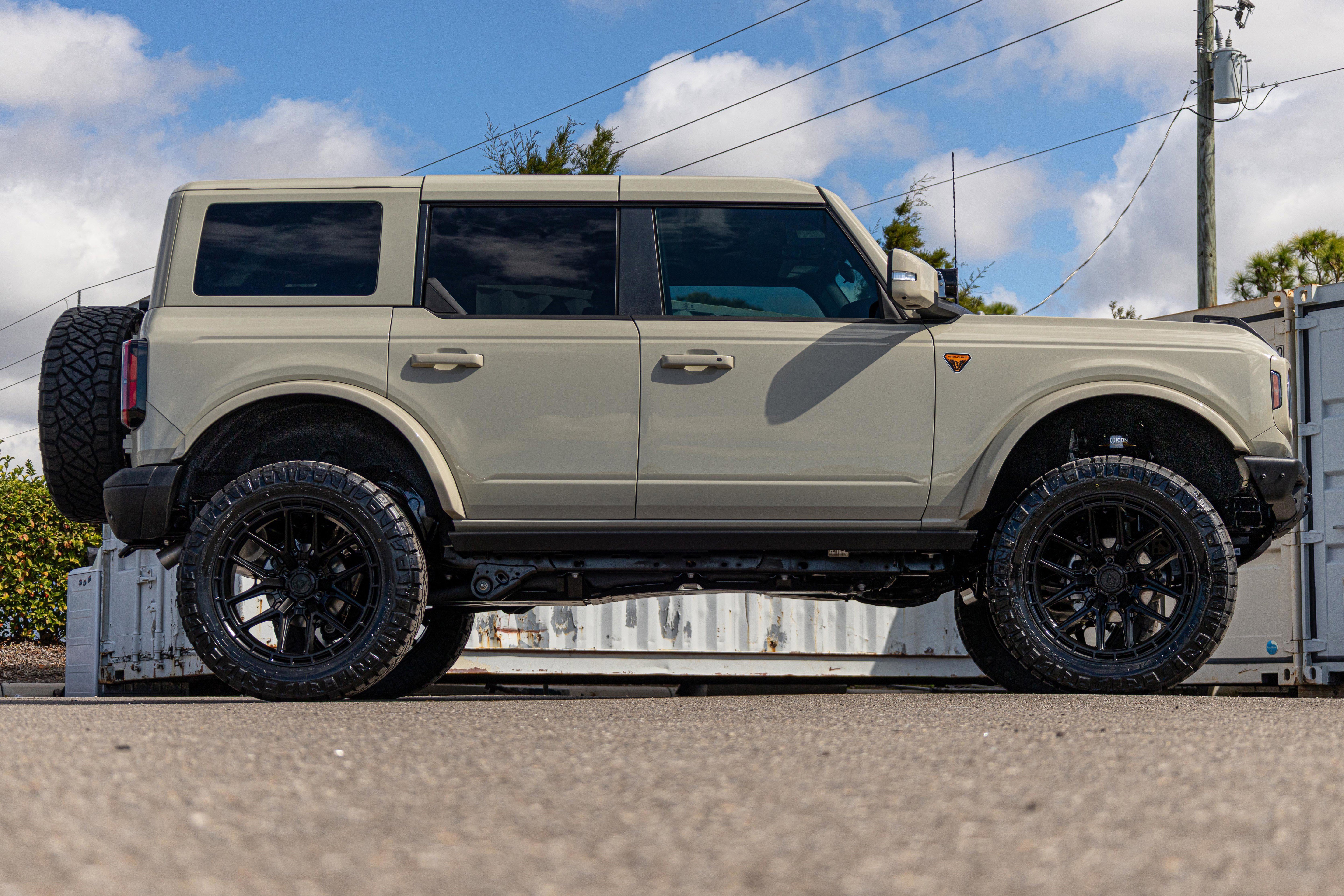 New 2025 Ford Bronco Badlands AWD/4WD image 3