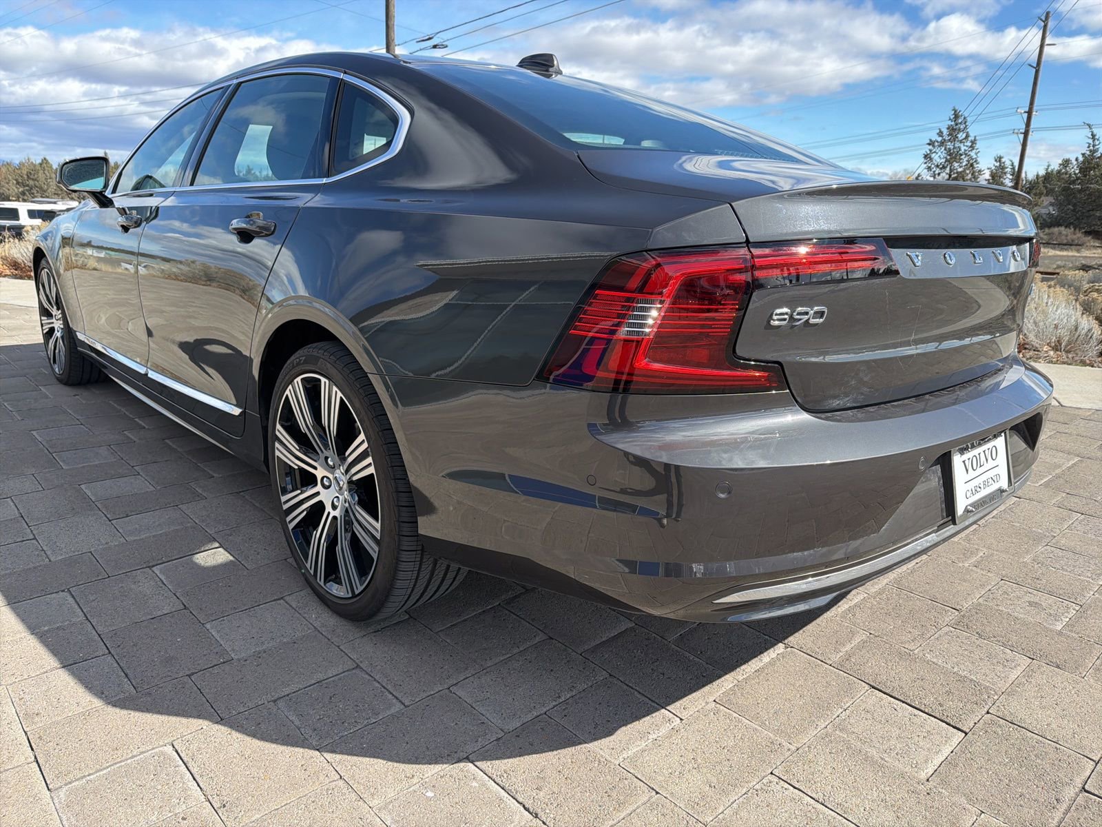Certified 2025 Volvo S90 B6 Plus w/ Protection Package Premier image 4