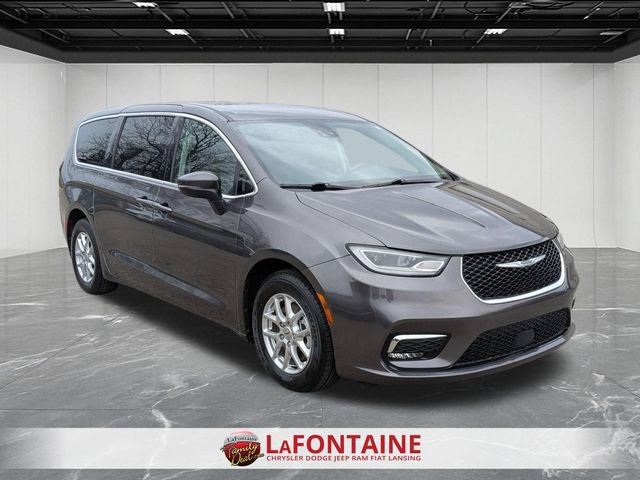 Certified 2023 Chrysler Pacifica Touring-L image 7