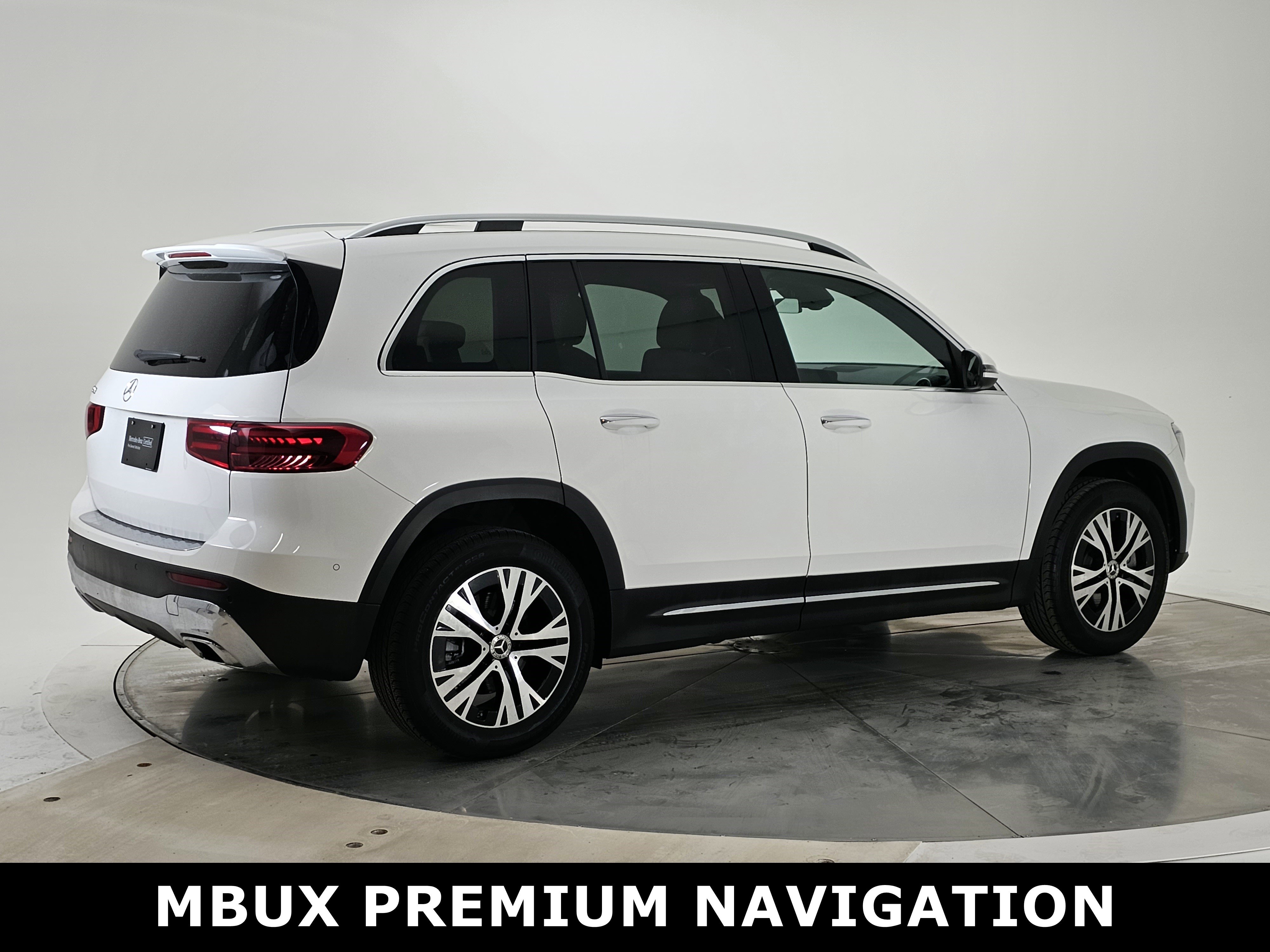 Used 2025 Mercedes-Benz GLB 250 image 3