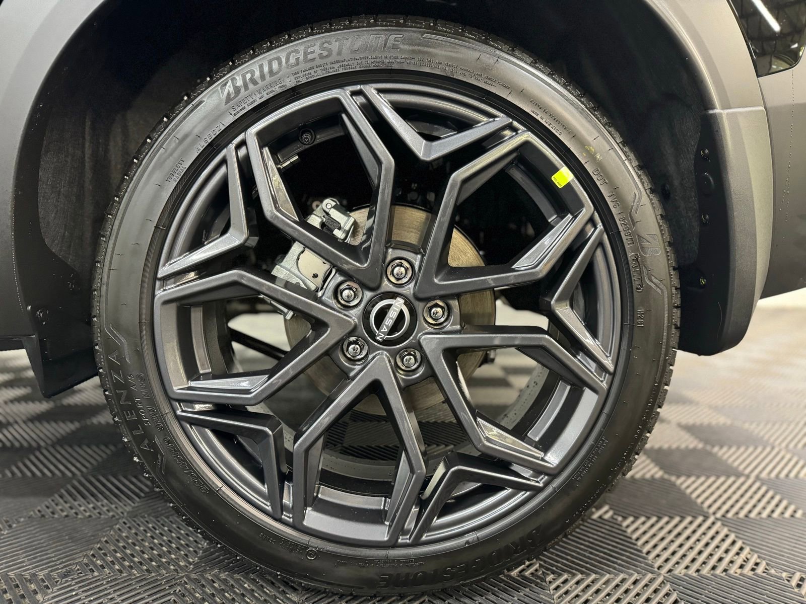 New 2026 Nissan Kicks SR w/ Cold Weather Package image 9