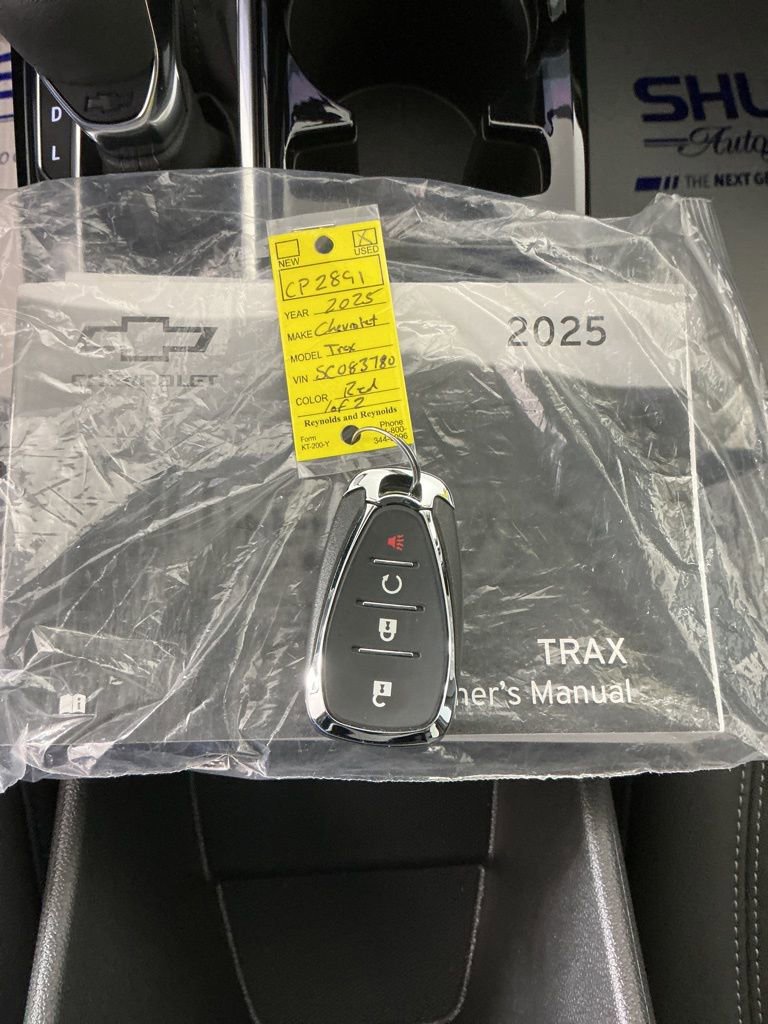 Used 2025 Chevrolet Trax LT w/ Driver Confidence Package image 22