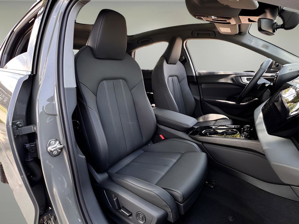 Used 2024 BMW X6 M60i w/ Dynamic Handling Package AWD/4WD image 21