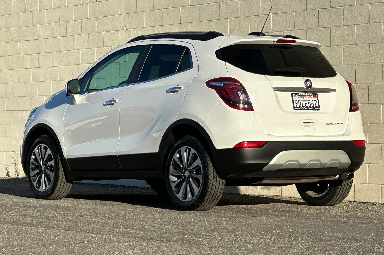 Certified 2022 Buick Encore Preferred w/ Safety Package image 6