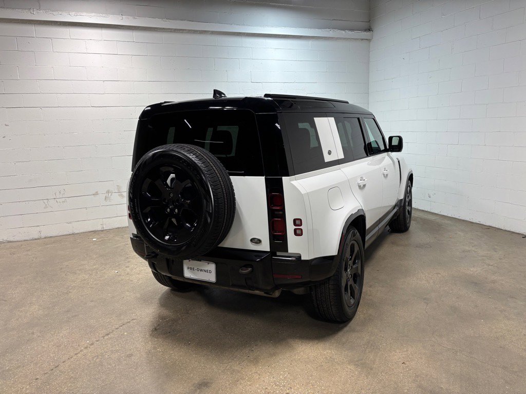 Used 2023 Land Rover Defender 110 X-Dynamic SE image 7