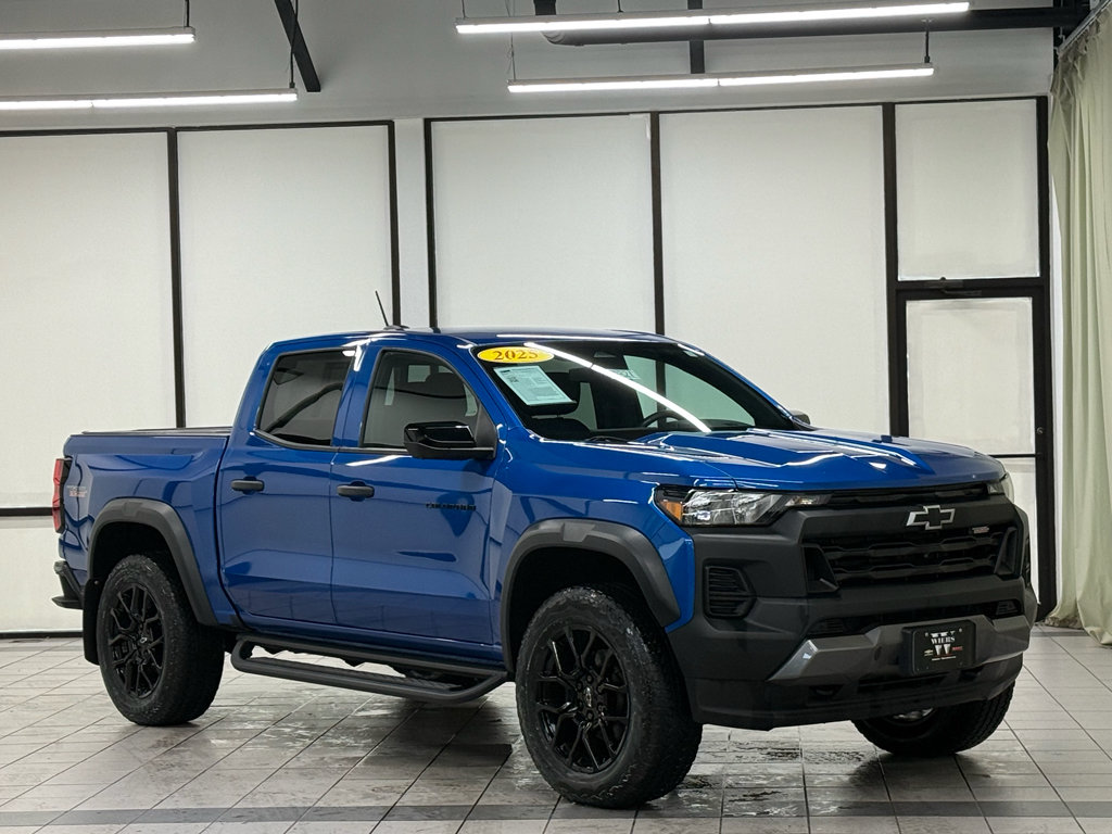 Used 2023 Chevrolet Colorado Trail Boss w/ LPO, Dark Essentials Package AWD/4WD image 1