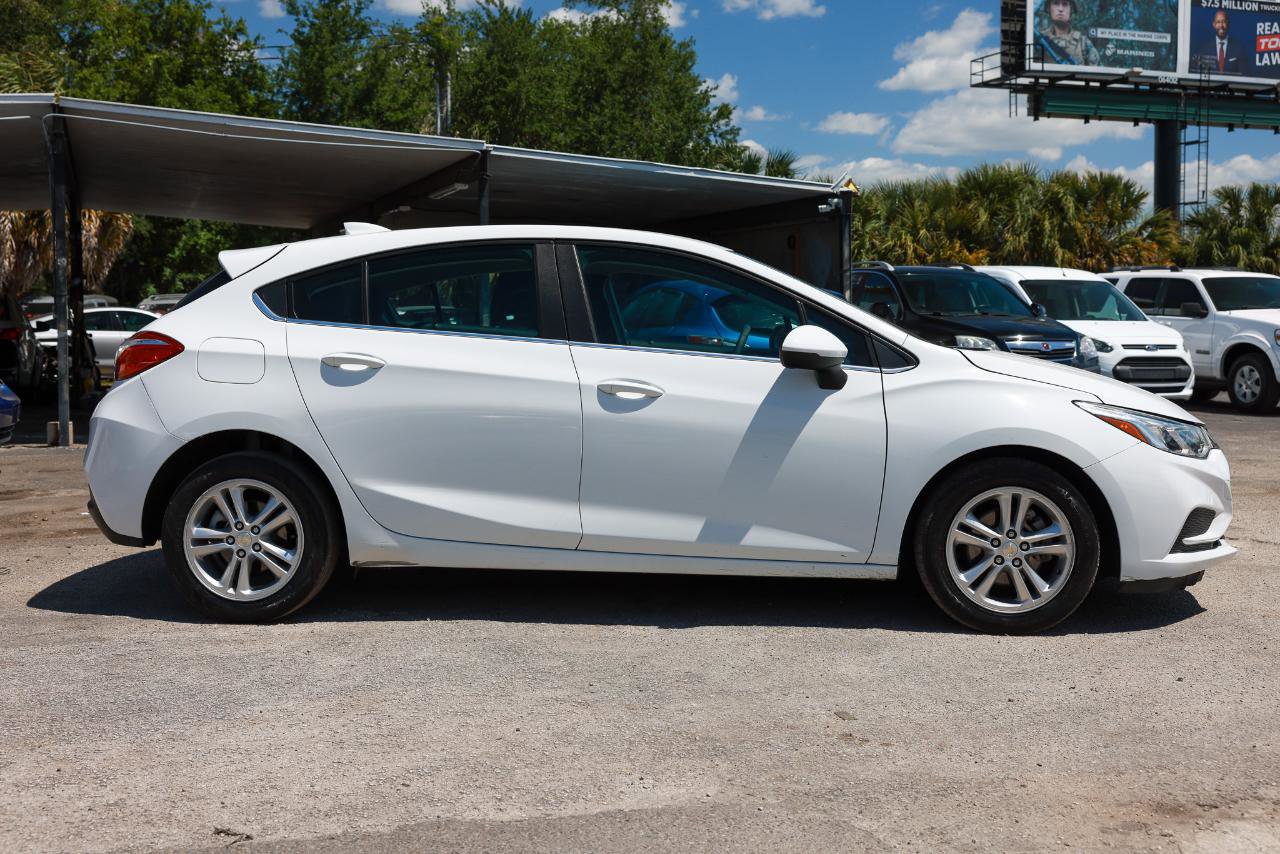 Used 2018 Chevrolet Cruze LT image 13