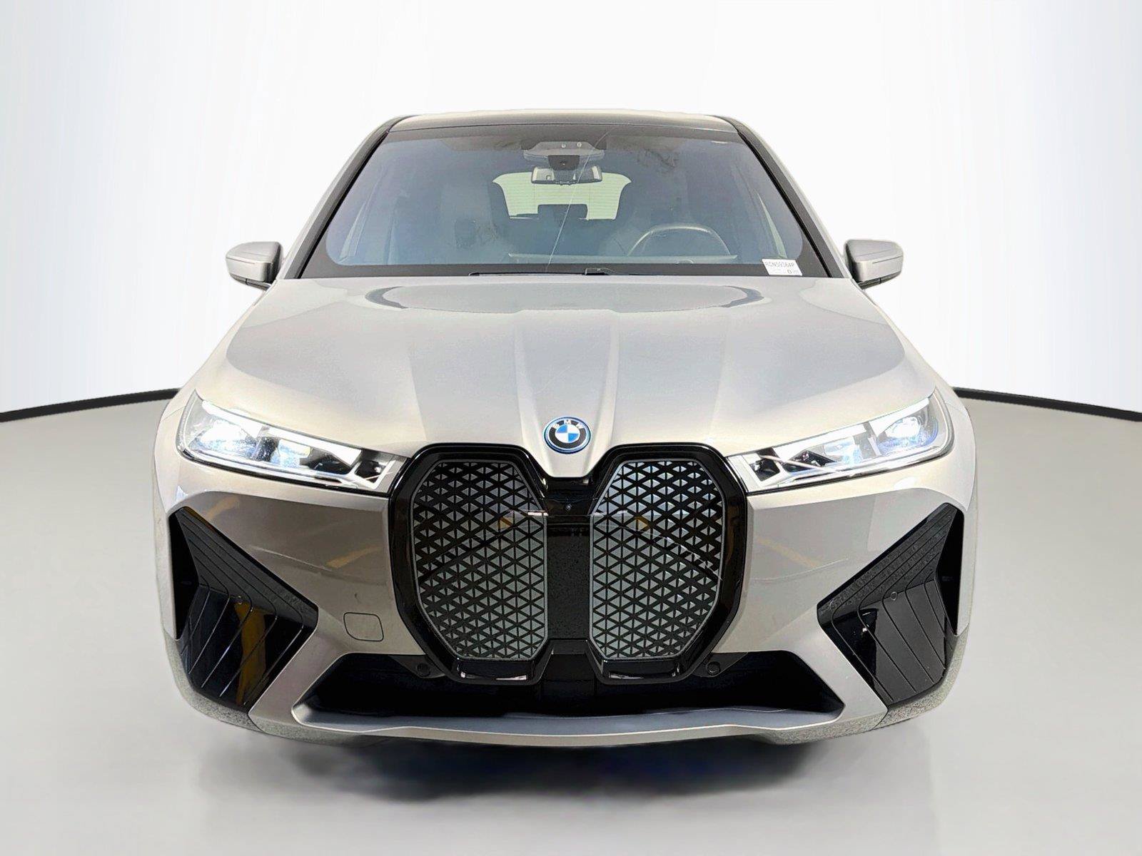 Used 2024 BMW iX xDrive50 w/ Premium Package AWD/4WD image 2