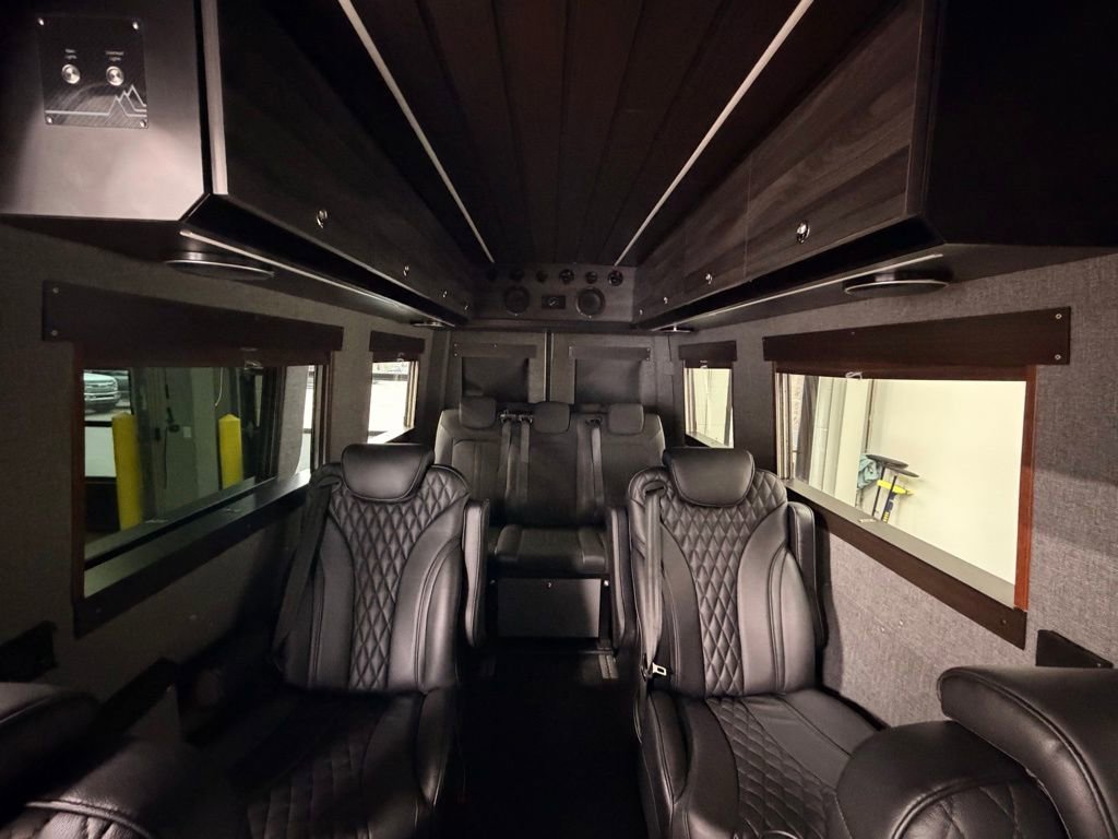 Used 2022 Mercedes-Benz Sprinter 2500 image 19