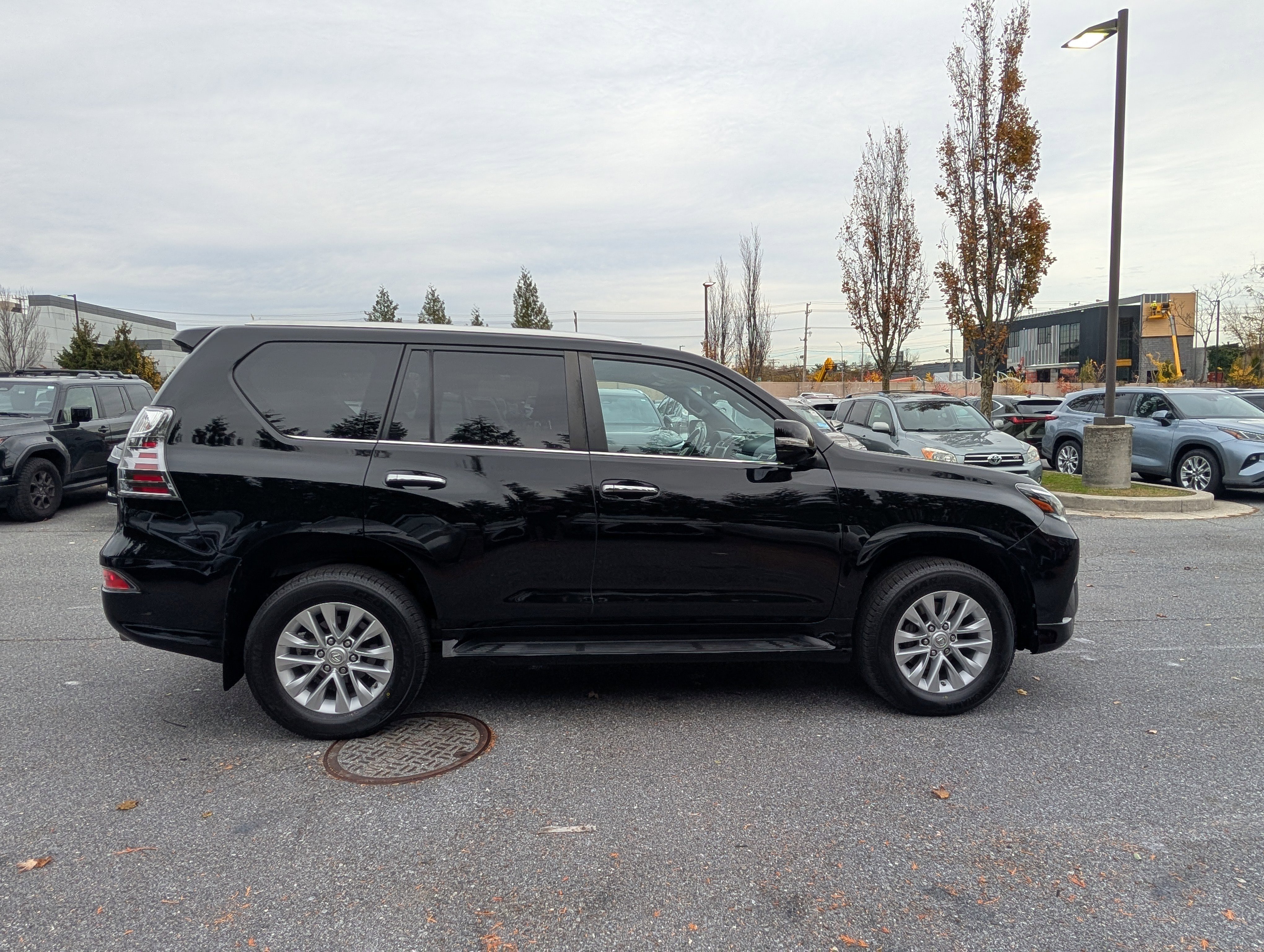 Certified 2021 Lexus GX 460 image 2