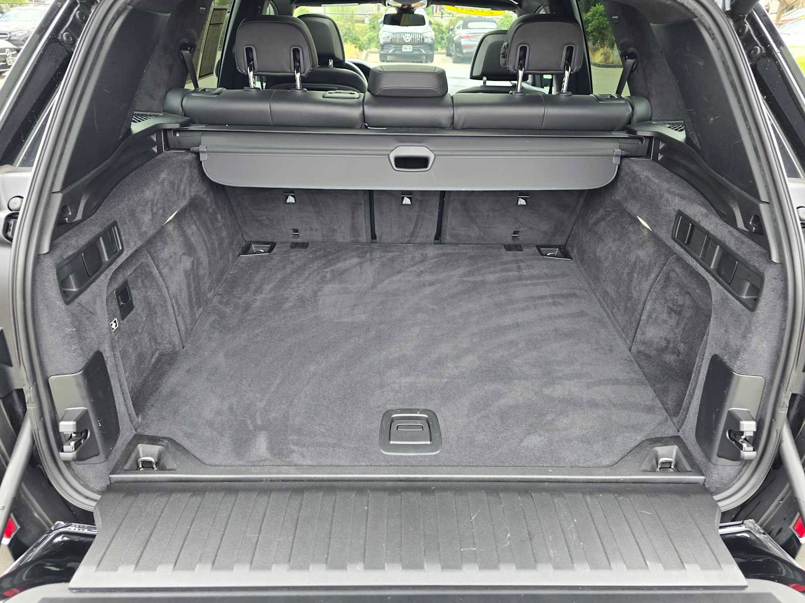 Used 2020 BMW X5 M50i w/ Executive Package image 16