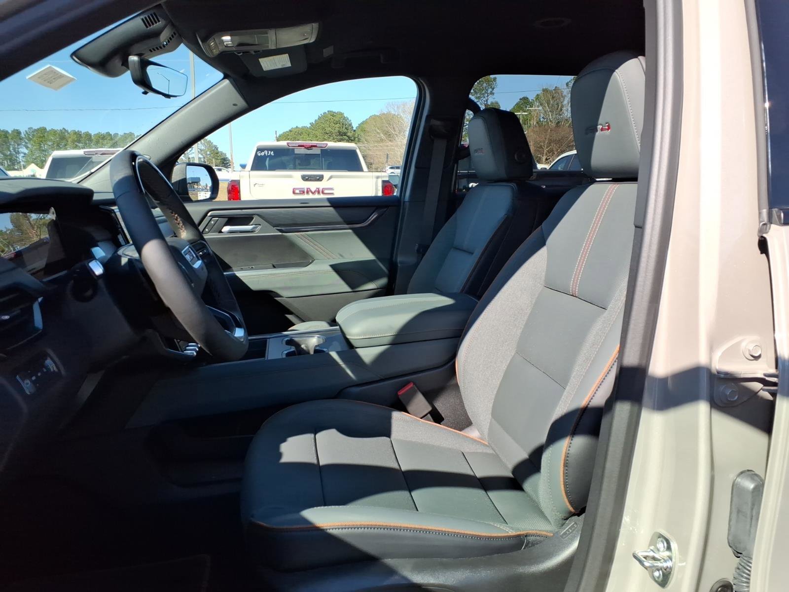 New 2026 GMC Acadia AT4 w/ Super Cruise Package AWD/4WD image 19