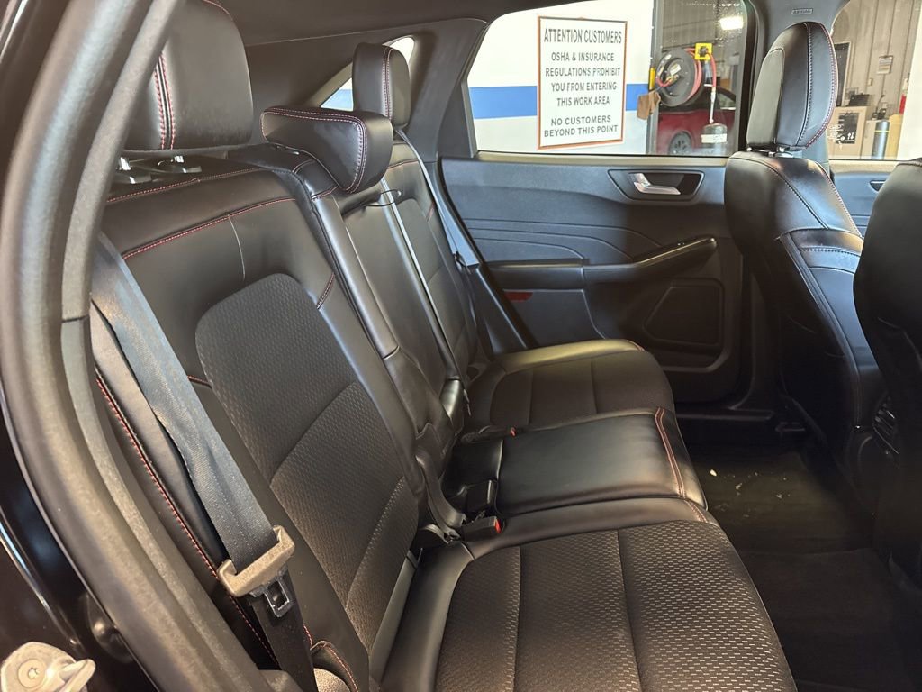 Used 2025 Ford Escape ST-Line AWD/4WD image 28