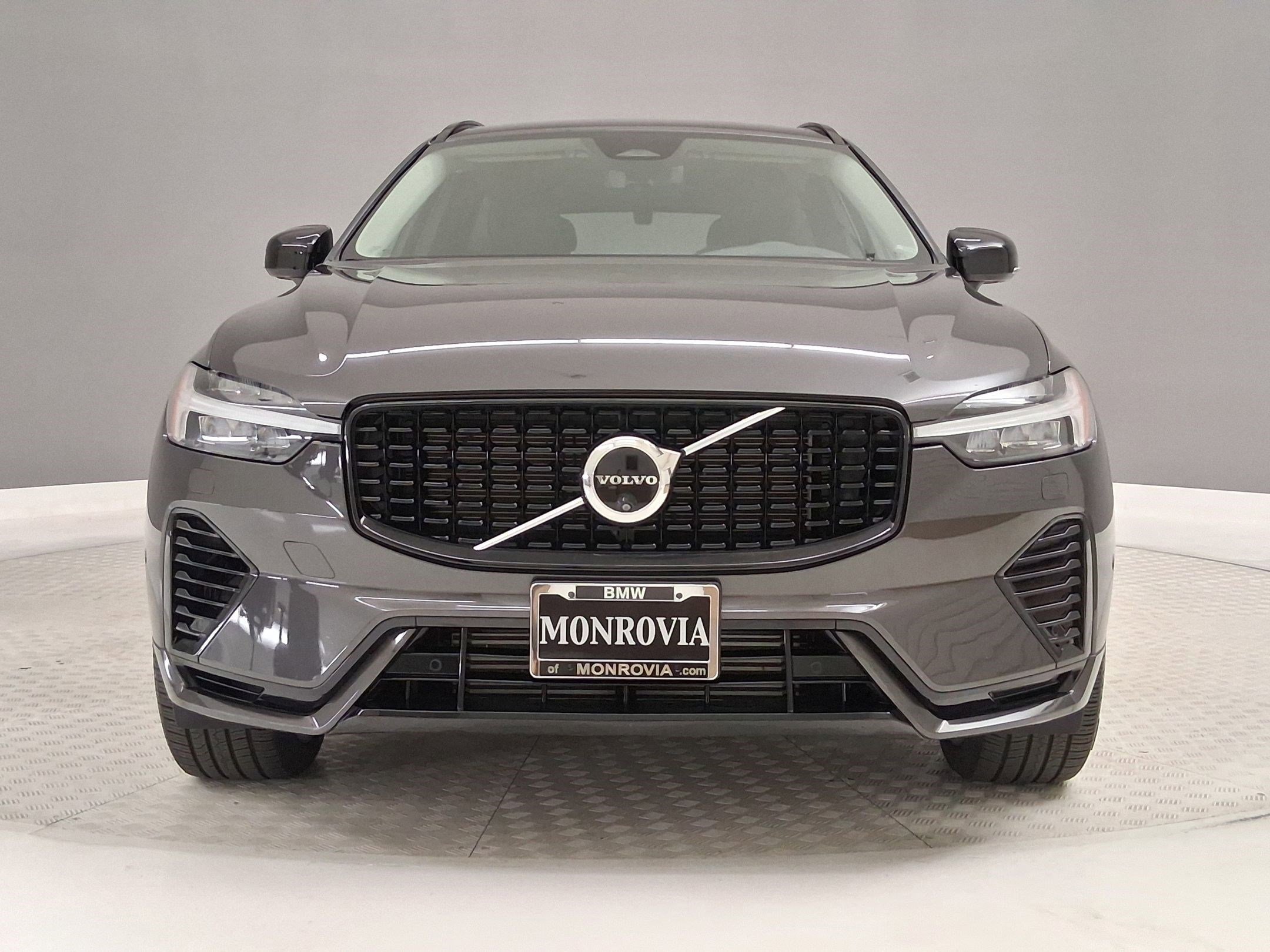 Used 2025 Volvo XC60 T8 Ultra w/ Protection Package Premier AWD/4WD image 4