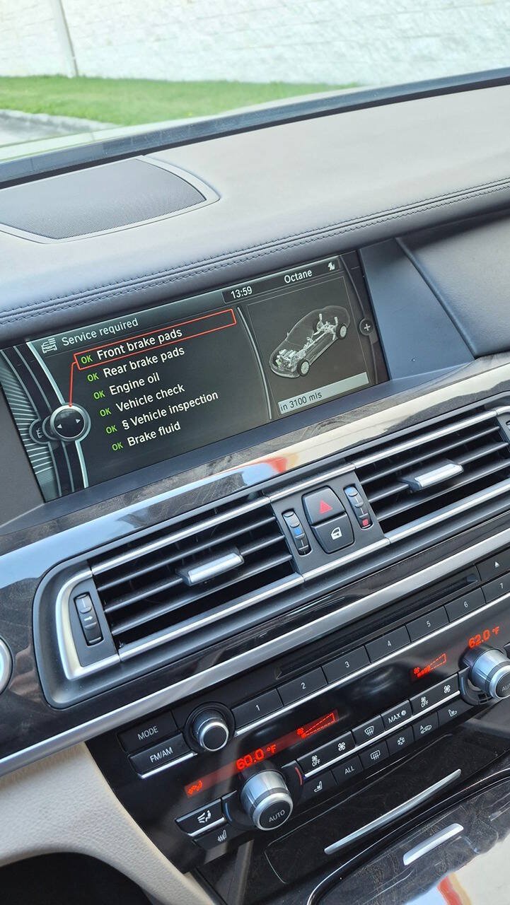 Used 2011 BMW 750Li xDrive AWD/4WD image 41