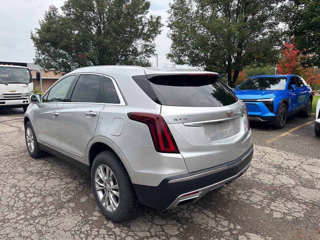 Used 2020 Cadillac XT5 Premium Luxury w/ LPO, Floor Liner Package FWD image 3