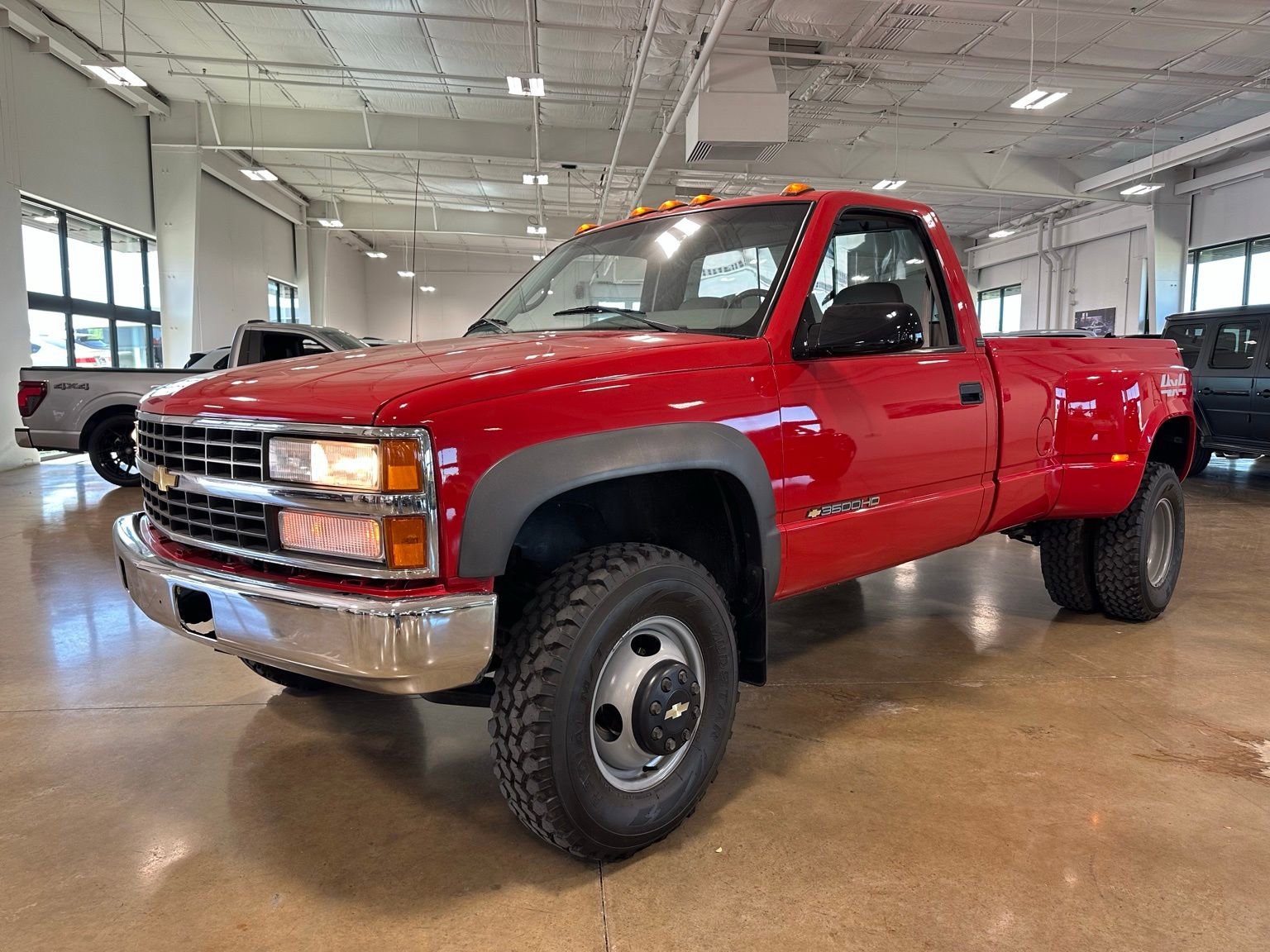 Used 1995 Chevrolet Silverado 3500 4x4 Regular Cab image 3