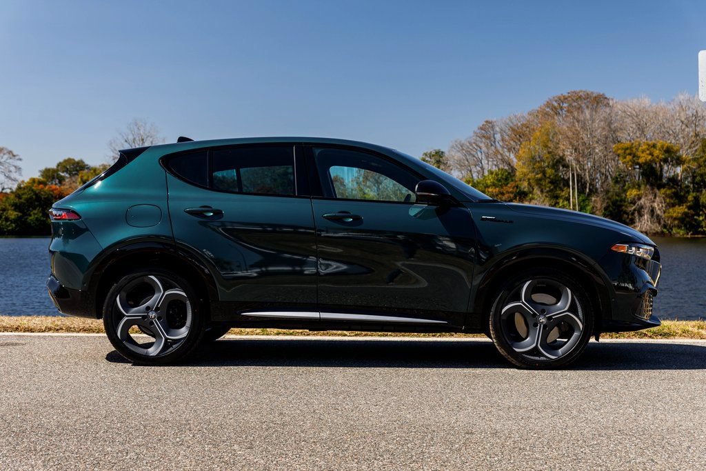 New 2026 Alfa Romeo Tonale w/ Active Assist Package AWD/4WD image 2