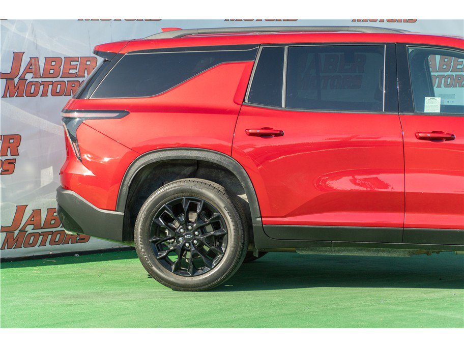 Used 2024 Chevrolet Traverse LT w/ Midnight/Sport Edition FWD image 35