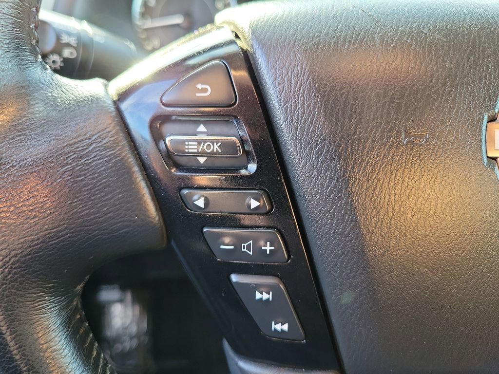 Used 2023 Nissan Armada SV image 5