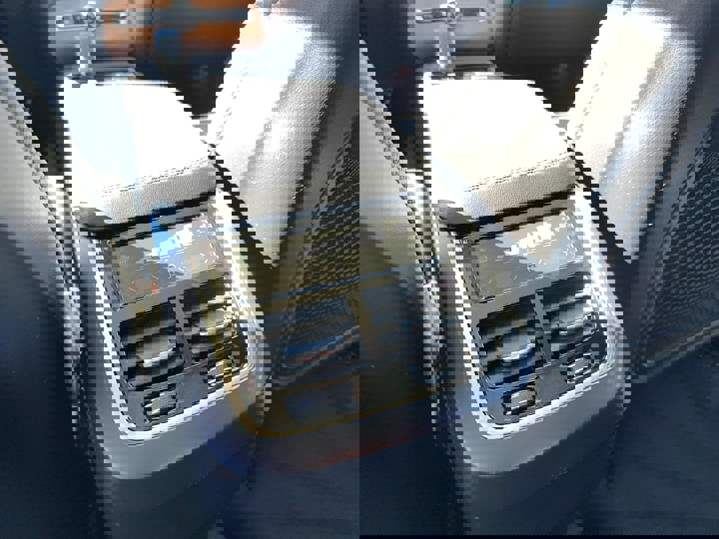 Certified 2025 Volvo XC90 B6 Plus image 15