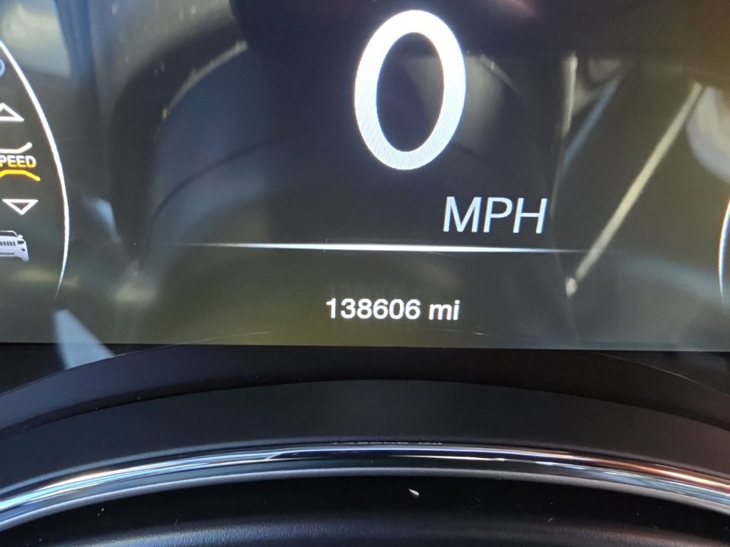 Used 2017 Jeep Grand Cherokee Altitude AWD/4WD image 9