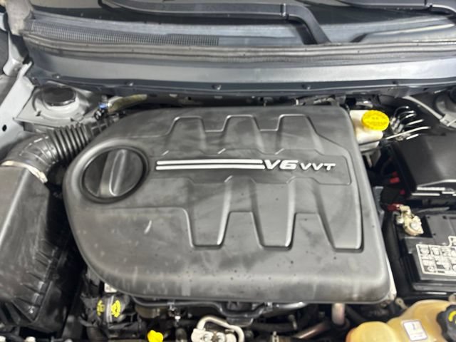 Used 2019 Jeep Cherokee Limited w/ Luxury Group AWD/4WD image 12