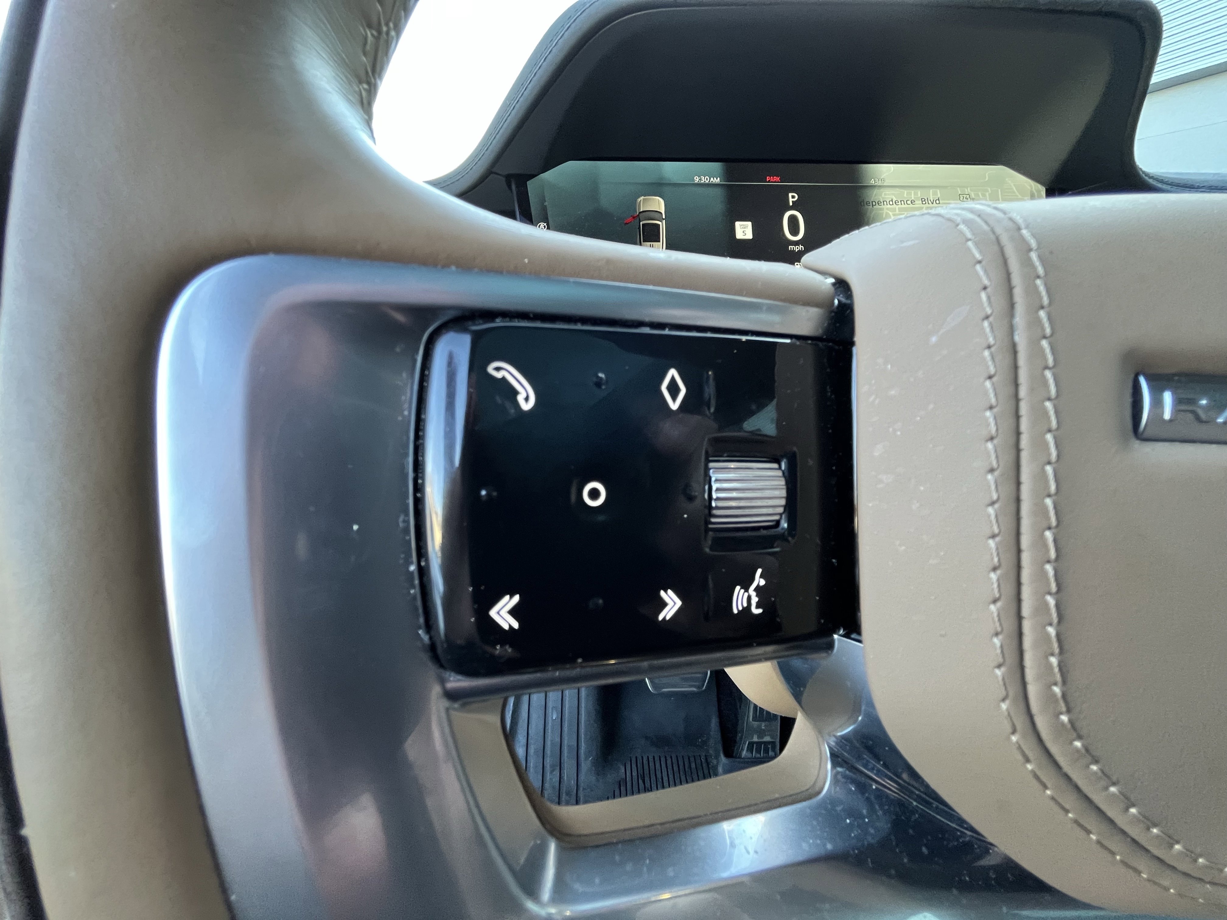 Certified 2023 Land Rover Range Rover SE image 18