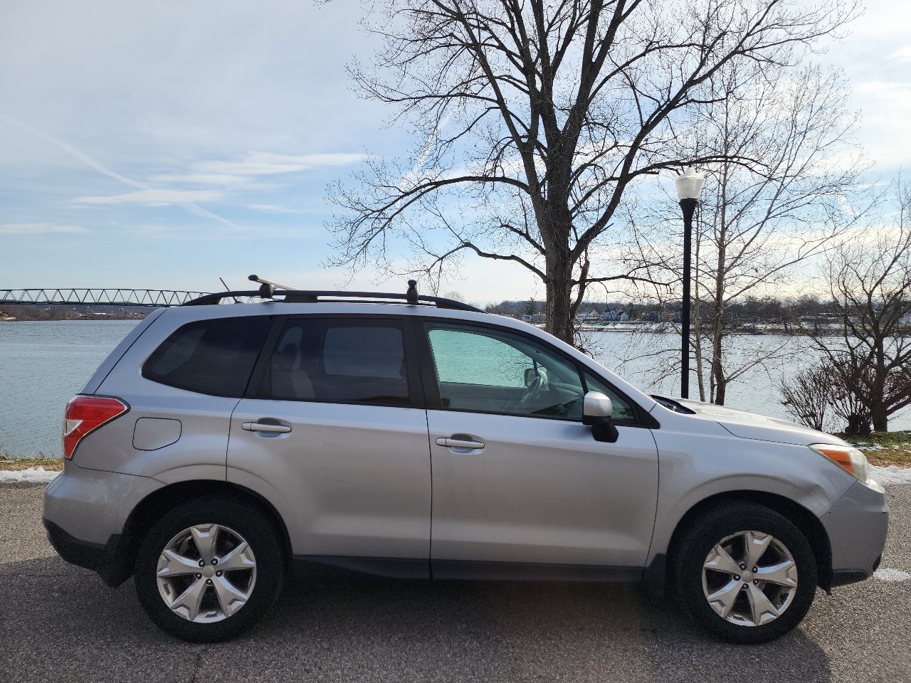 Used 2014 Subaru Forester 2.5i Premium w/ All-Weather Package image 6