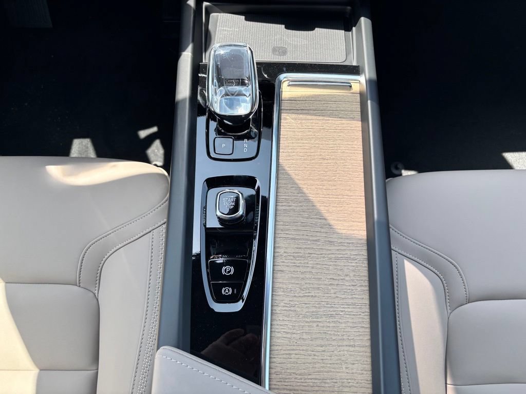 New 2026 Volvo XC60 B5 Plus w/ Protection Package Premier AWD/4WD image 13